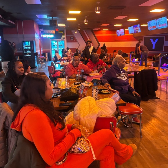 TODAY 7:00 EST 24 November come early on time to get the deals. Vintage Bags - Picture 7 of 7